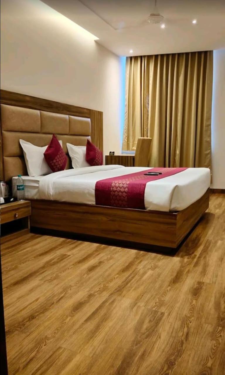 Hotel Pearl Wood Zirakpur Εξωτερικό φωτογραφία