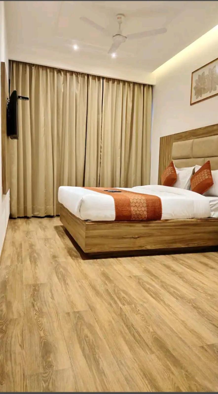 Hotel Pearl Wood Zirakpur Εξωτερικό φωτογραφία